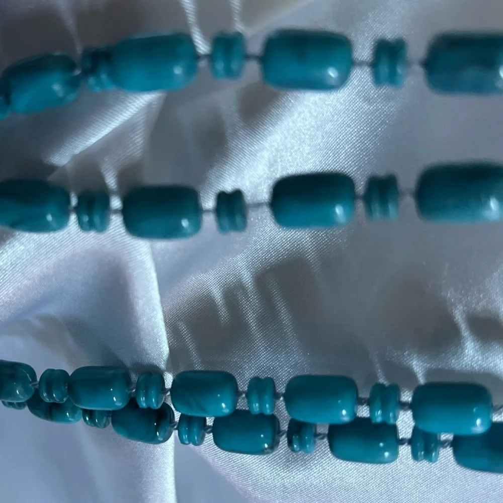 NECKLACE TURQUOISE BEADED Continuous Strand of Multi Sized beads NWT